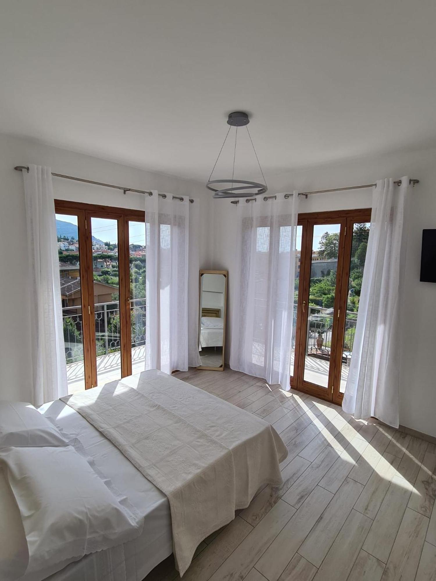 Villa Mafalda Pietra Ligure Esterno foto